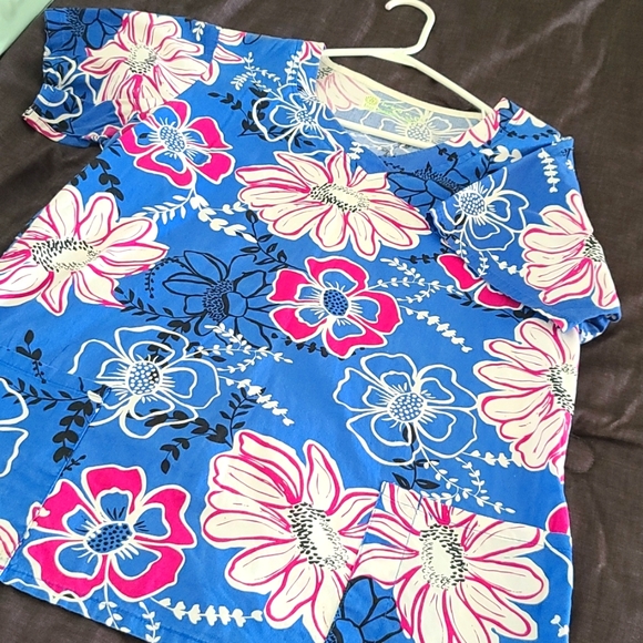 Multi Color Scrub Top - Picture 1 of 3